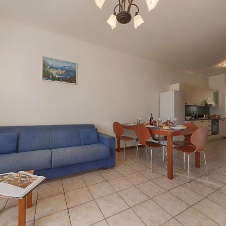 2-Bedroom Lakeview Apartment At The Lake Acquaseria Ngoại thất bức ảnh