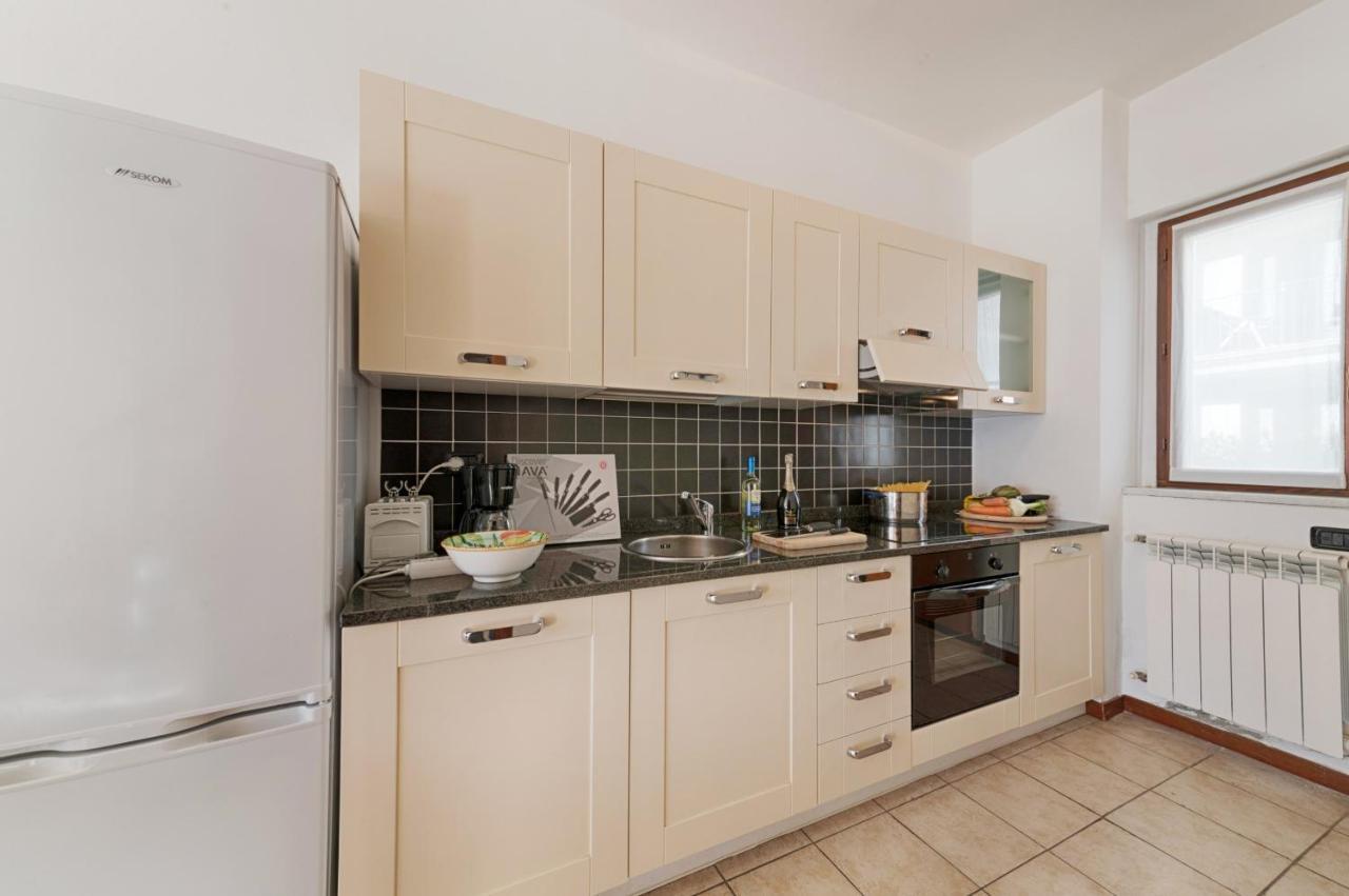 2-Bedroom Lakeview Apartment At The Lake Acquaseria Ngoại thất bức ảnh