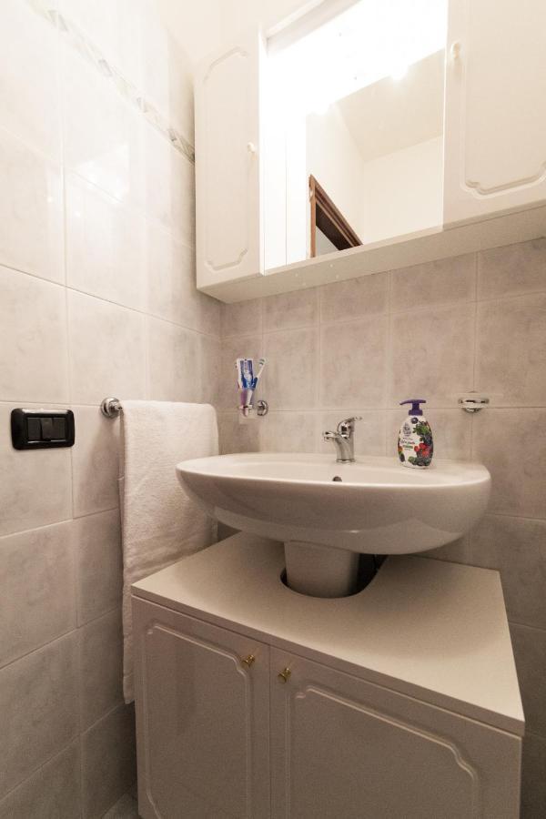 2-Bedroom Lakeview Apartment At The Lake Acquaseria Ngoại thất bức ảnh
